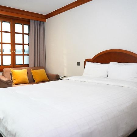 Karak Tourist Hotel Seoul Exteriör bild