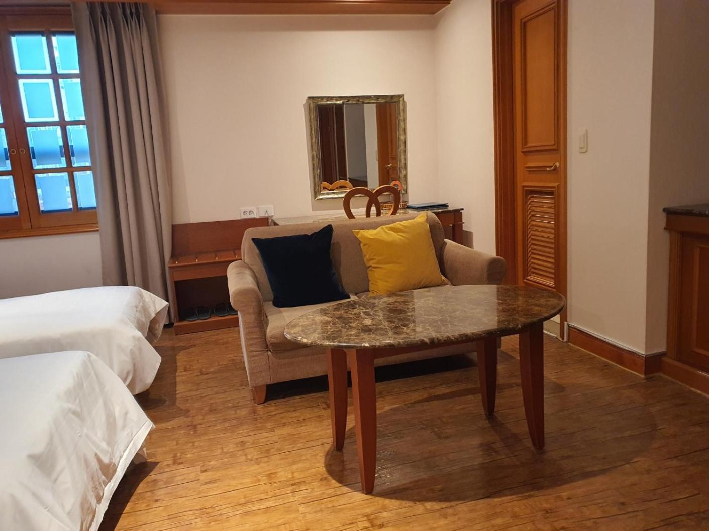 Karak Tourist Hotel Seoul Exteriör bild