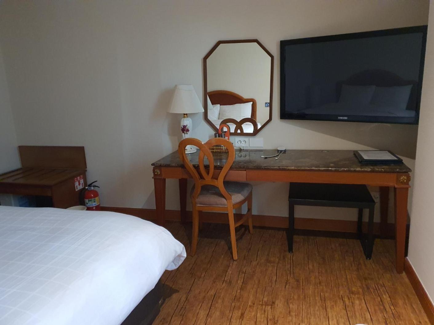 Karak Tourist Hotel Seoul Exteriör bild