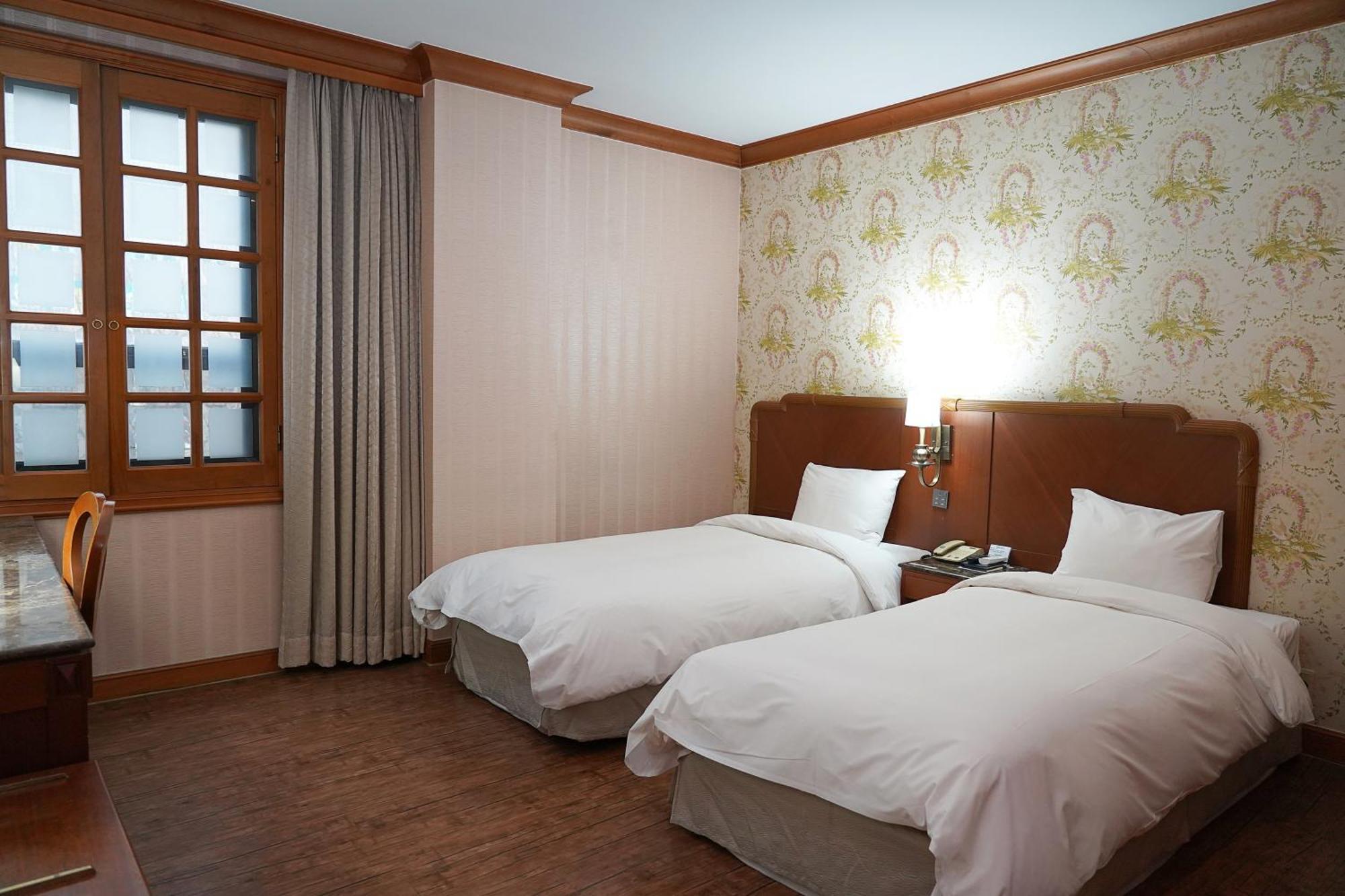 Karak Tourist Hotel Seoul Exteriör bild