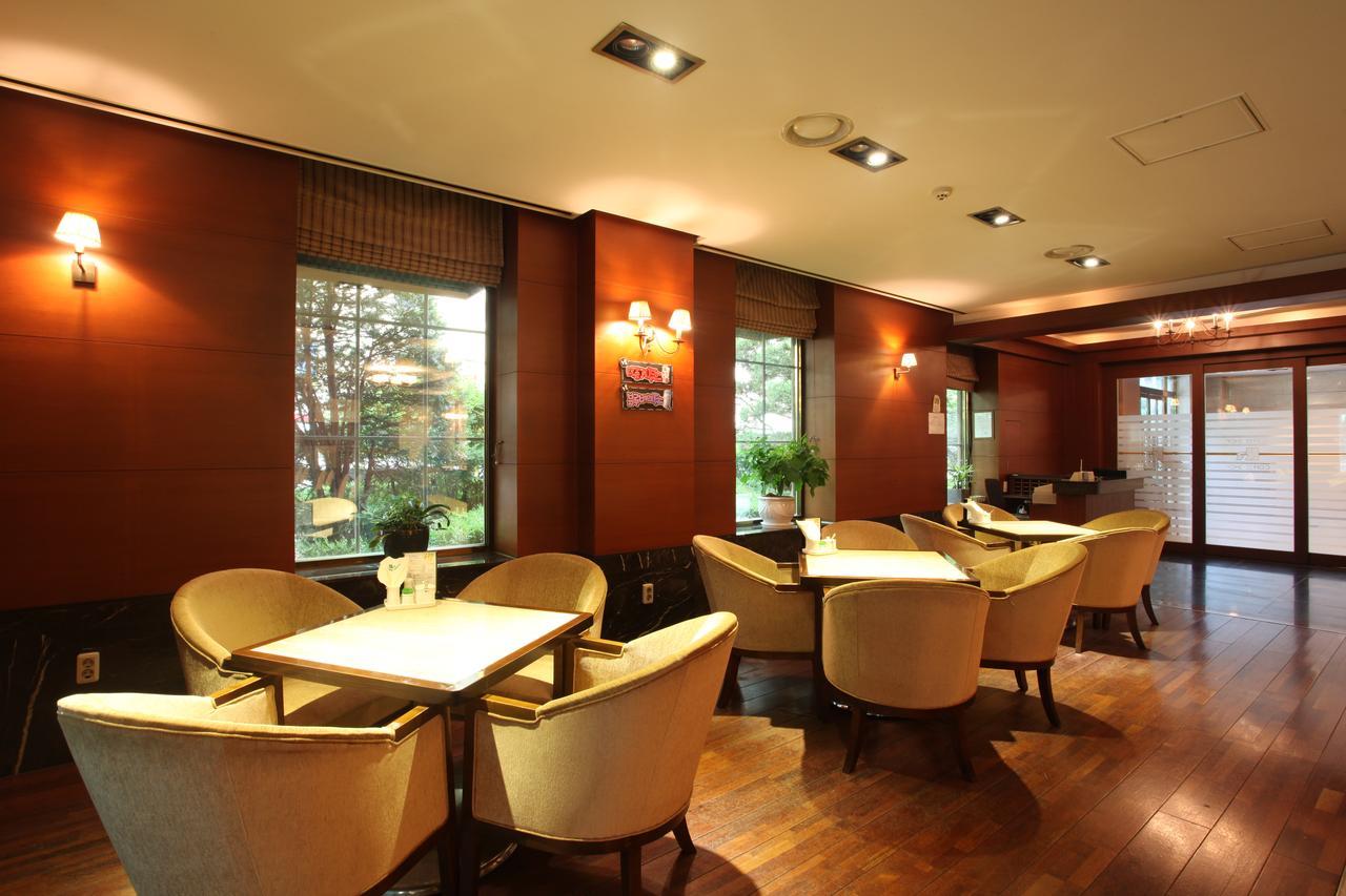 Karak Tourist Hotel Seoul Exteriör bild