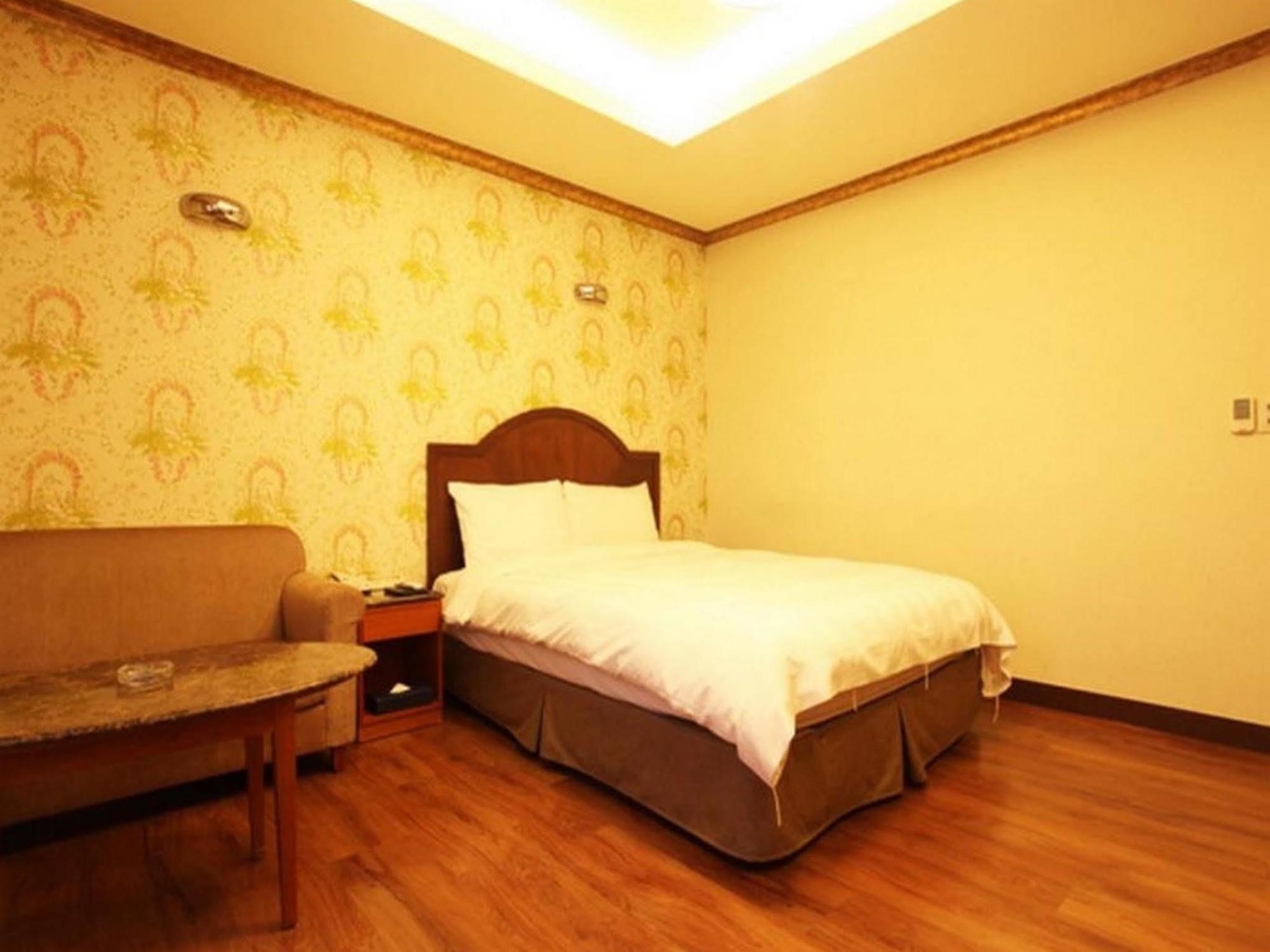 Karak Tourist Hotel Seoul Exteriör bild
