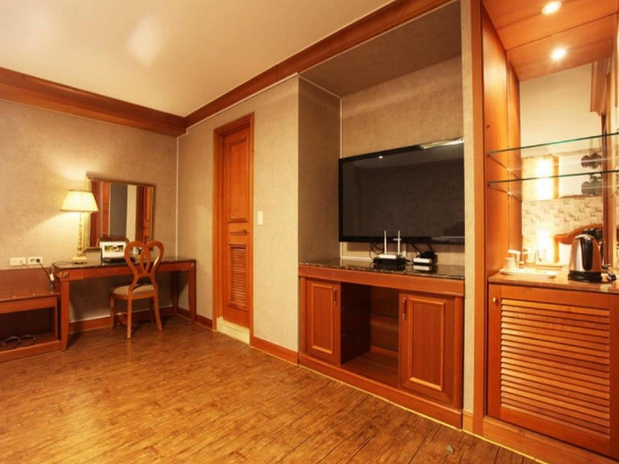 Karak Tourist Hotel Seoul Exteriör bild