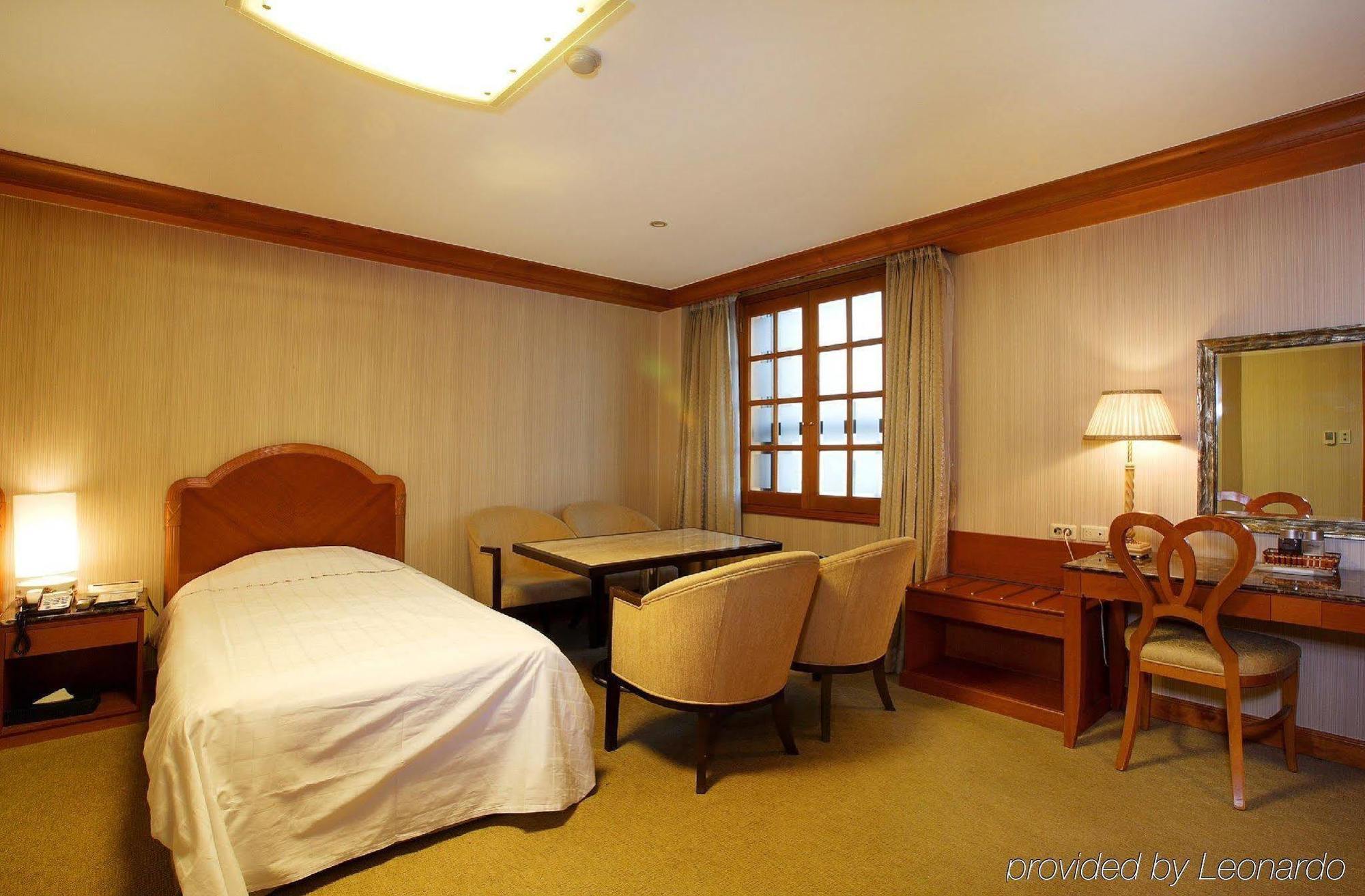 Karak Tourist Hotel Seoul Exteriör bild